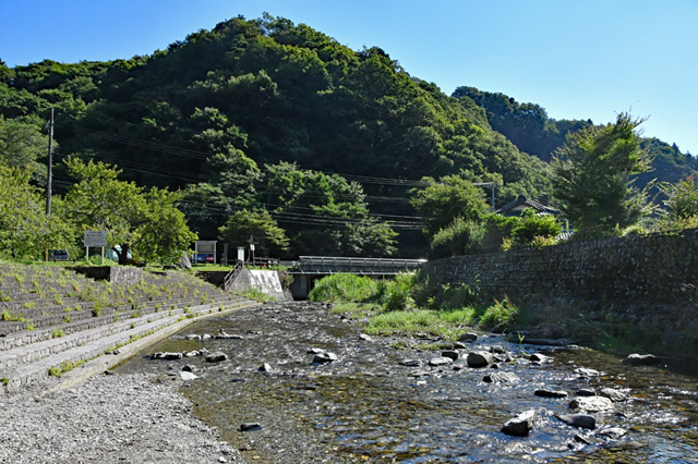 鮎川の清流