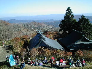  八溝山頂上