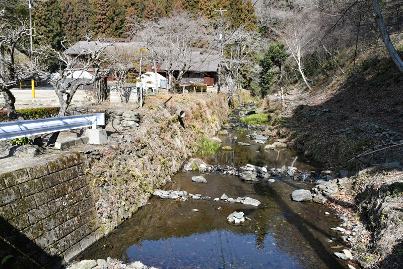 鮎川、上流側